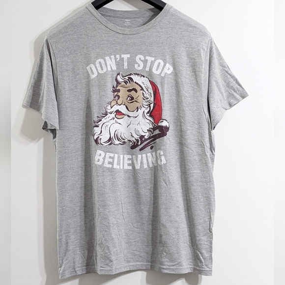 Don't Stop Believing Santa Men's Christmas Graphic Short Sleeve T-shirt, Size XL - Picture 1 of 3